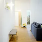 Suzy Apartman Póla